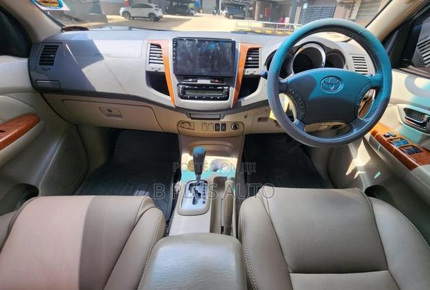 Toyota Fortuner 2011 Gray
