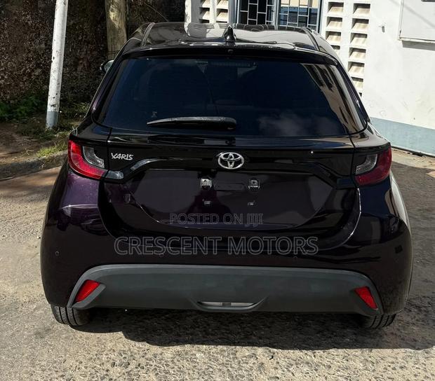 Toyota Yaris 2020 Maroon