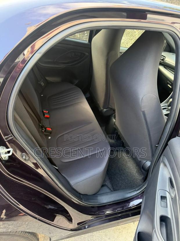 Toyota Yaris 2020 Maroon