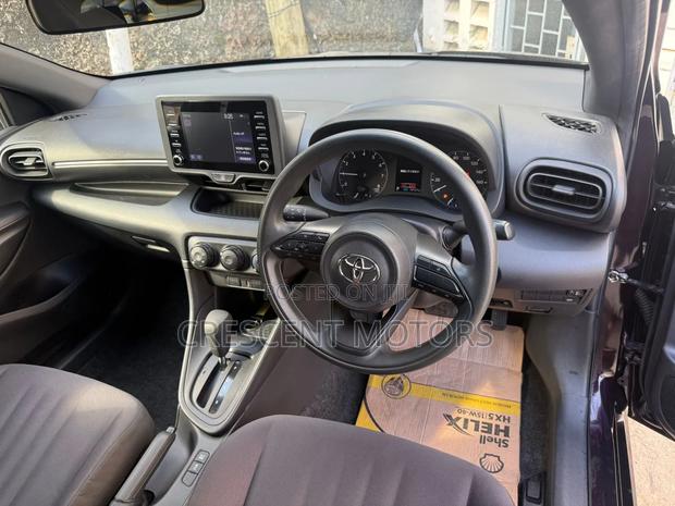 Toyota Yaris 2020 Maroon