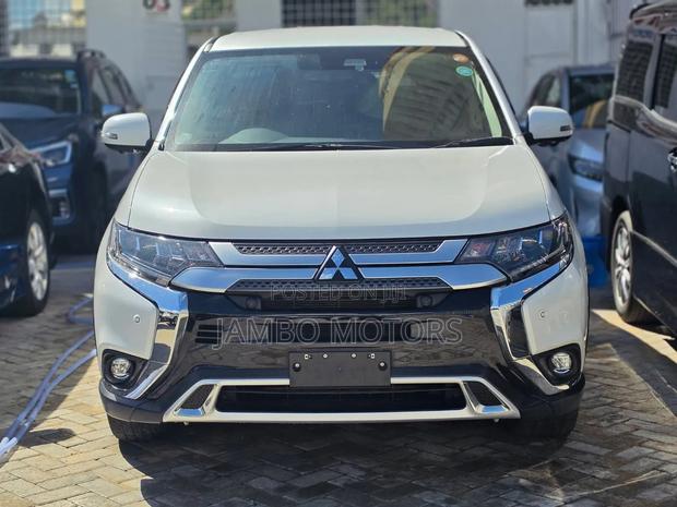 Mitsubishi Outlander SE FWD 2020 White