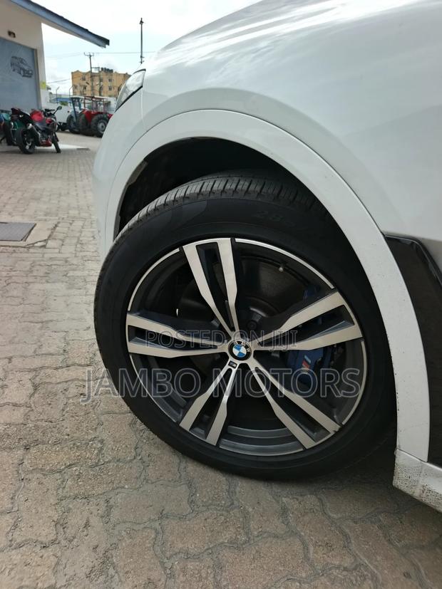 BMW X7 xDrive40i 2023 White