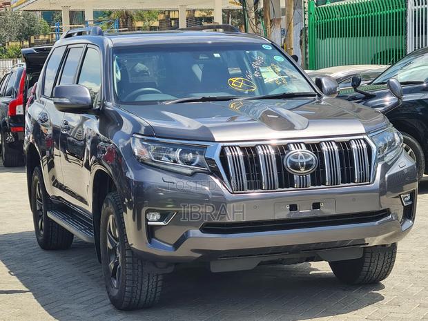 Toyota Land Cruiser Prado 2019 Gray