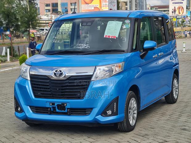 Toyota Roomy 2019 Blue
