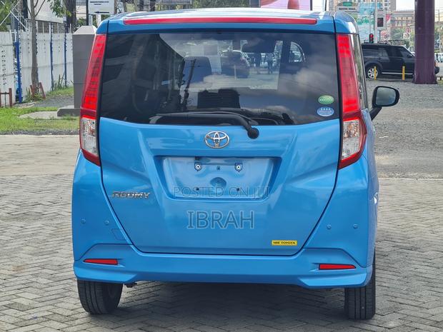 Toyota Roomy 2019 Blue