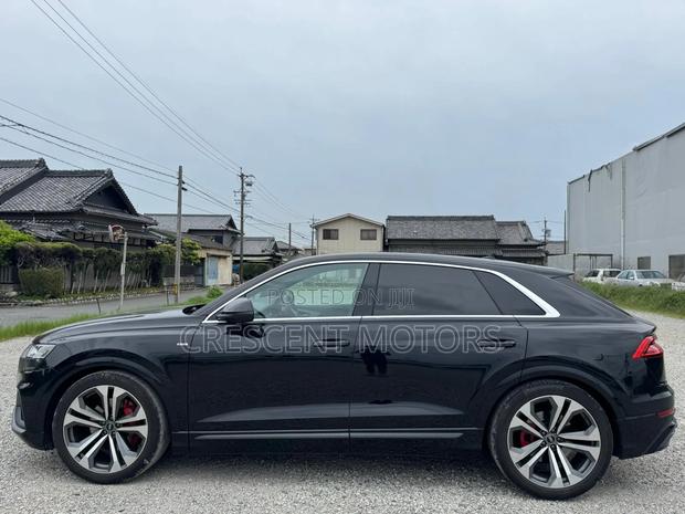 Audi Q8 2021 Black