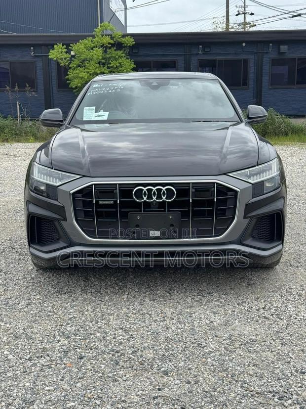 Audi Q8 2021 Black