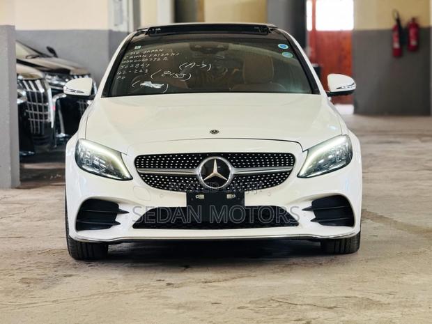 Mercedes-Benz C200 2020 Pearl