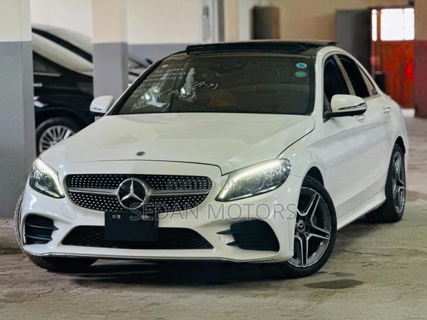 Mercedes-Benz C200 2020 Pearl