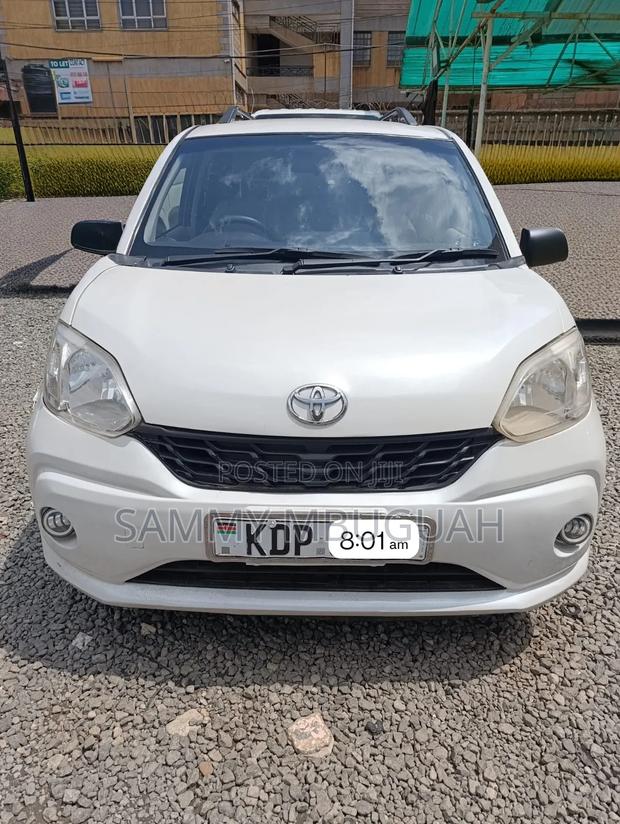 Toyota Passo 2017 Pearl