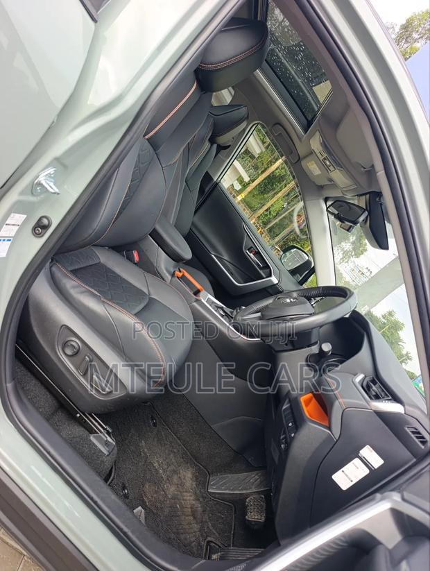 Toyota RAV4 2021