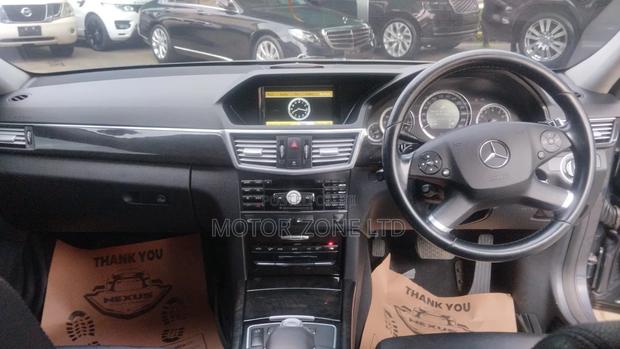 Mercedes-Benz E300 2009 Gray