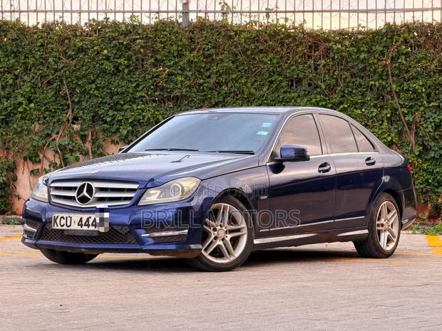 Mercedes-Benz C200 2012 Blue