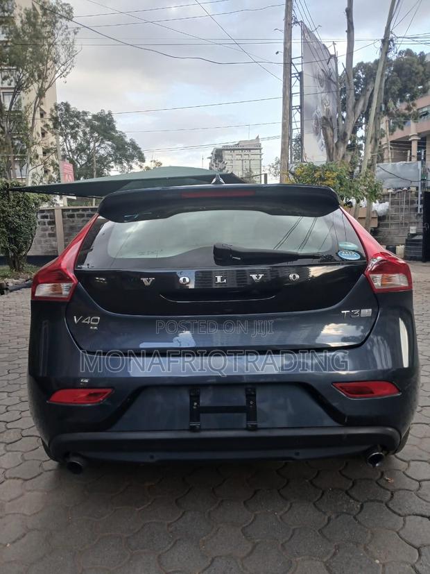Volvo V40 2020 Gray