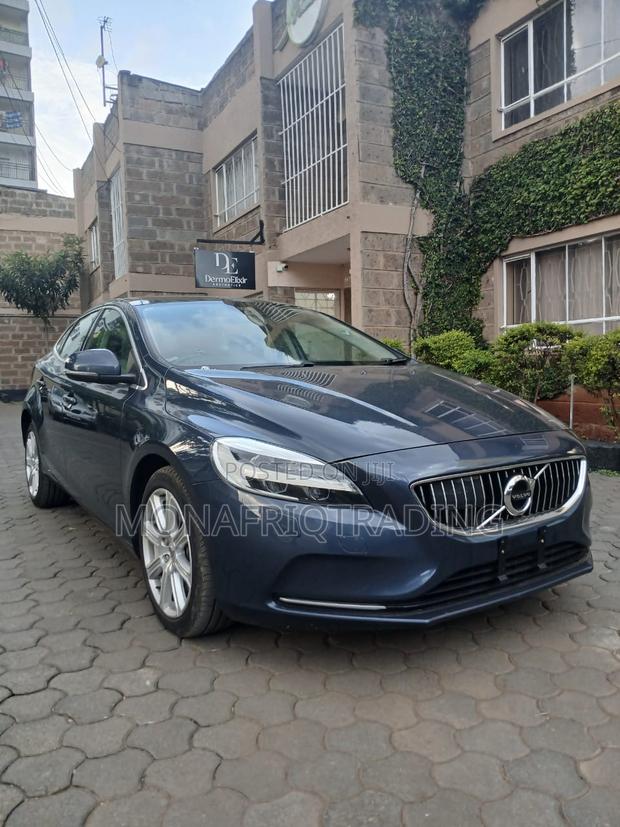 Volvo V40 2020 Gray