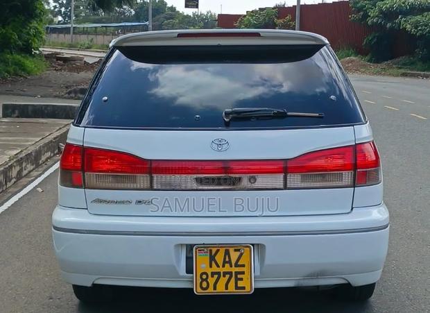 Toyota Vista 2000 White
