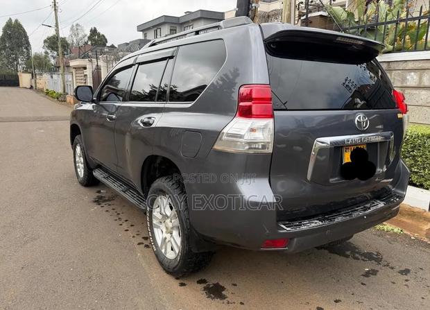 Toyota Land Cruiser Prado 3.0 TD 2011 Gray