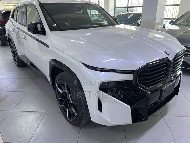 BMW XM Base AWD 2023 White