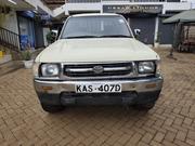 Toyota Hilux 2800 Raider D-Cab 2004 Yellow for sale