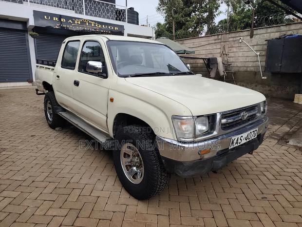 Toyota Hilux 2800 Raider D-Cab 2004 Yellow
