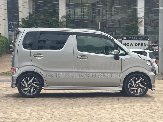Suzuki Wagon R 660 Hybrid FWD 2019 Silver