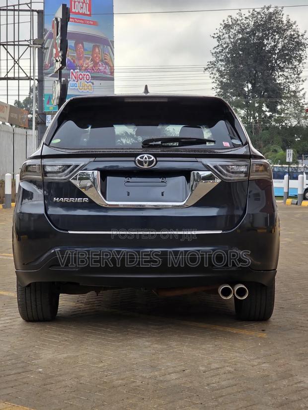 Toyota Harrier 2014
