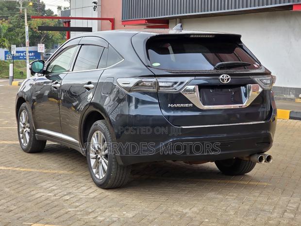 Toyota Harrier 2014