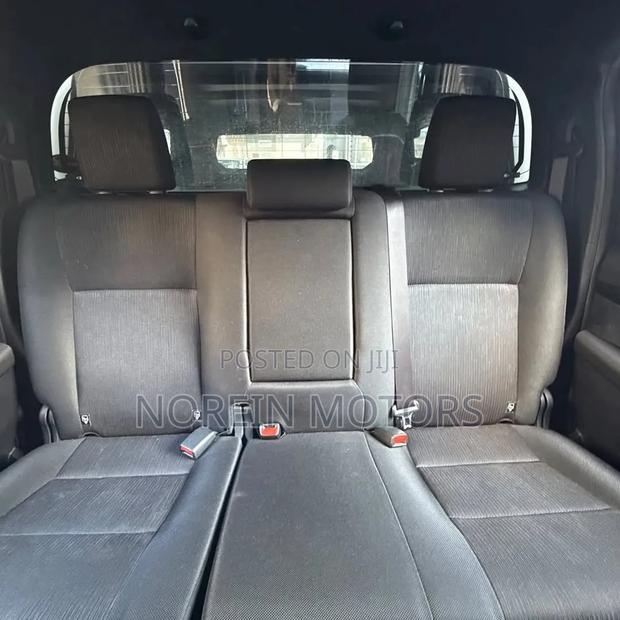 Toyota Hilux Revo Double Cab Petrol 2.7 AWD 2021 White
