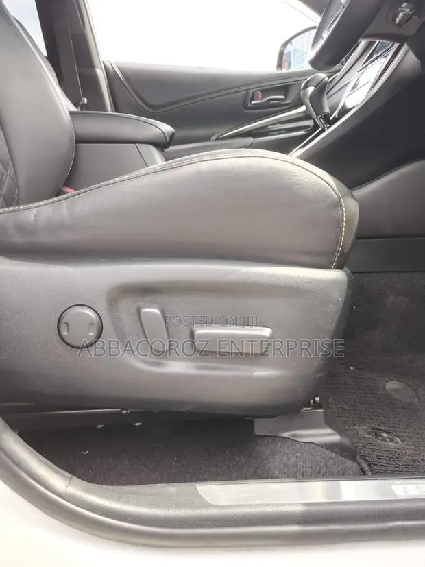 Toyota Harrier 2.0 2018 White