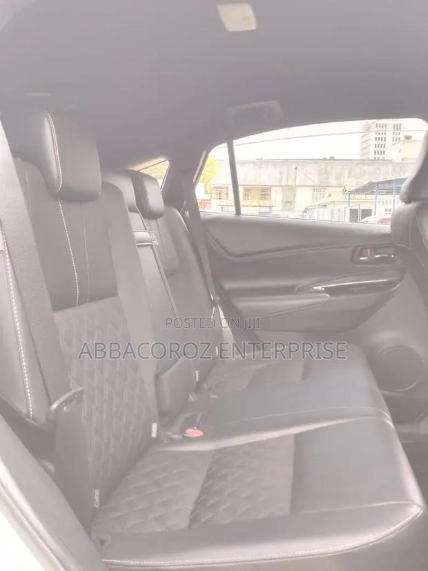 Toyota Harrier 2.0 2018 White