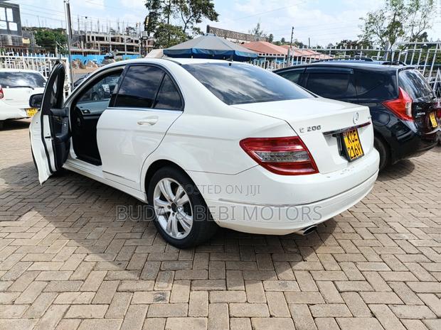 Mercedes-Benz C200 2009 White