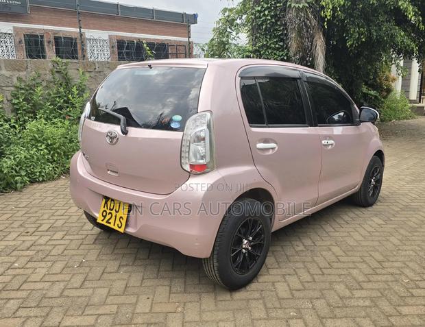 Toyota Passo 2015 Pink