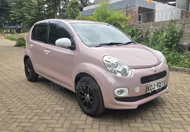 Toyota Passo 2015 Pink