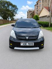 Toyota ISIS 2015 Black for sale