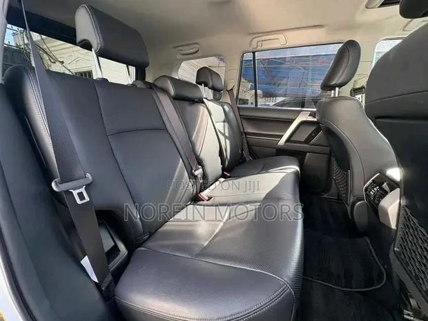 Toyota Land Cruiser Prado 4.0 Petrol TX 2019 Off white