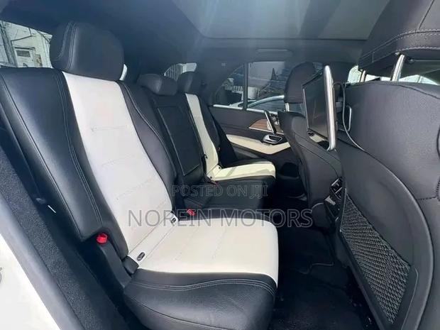 Mercedes-Benz GLS-Class GLS 400d 2022 Off white
