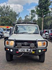Toyota Land Cruiser 2016 Beige for sale