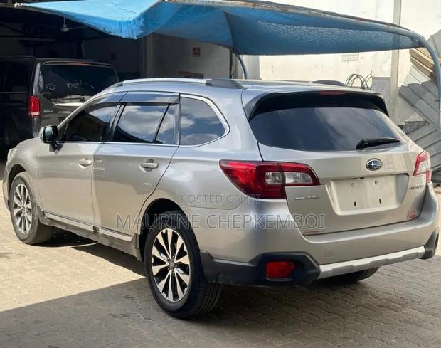 Subaru Outback 2.5i 4dr Wagon AWD (2.5L 4cyl CVT) 2015 Gold