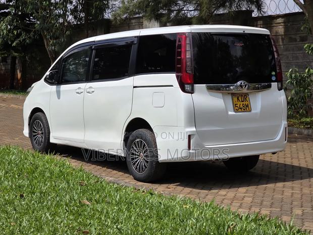 Toyota Noah 2016 White