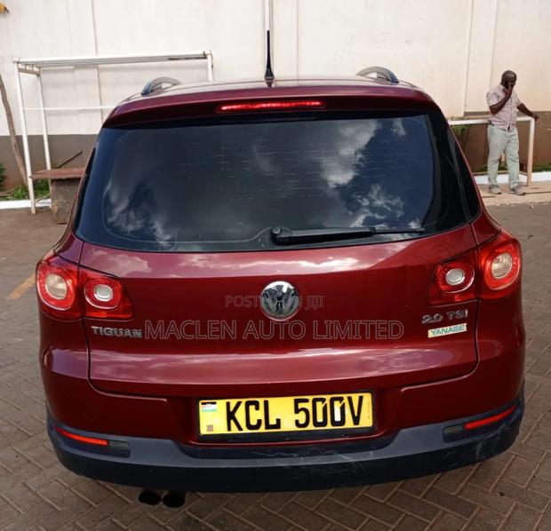 Volkswagen Tiguan 2010 Red