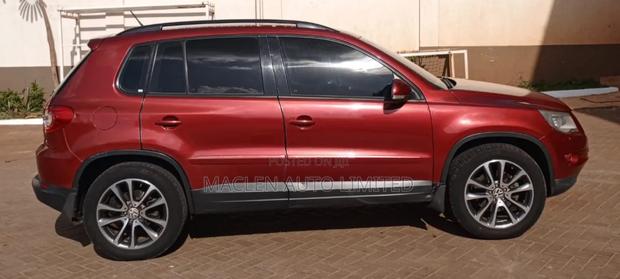 Volkswagen Tiguan 2010 Red