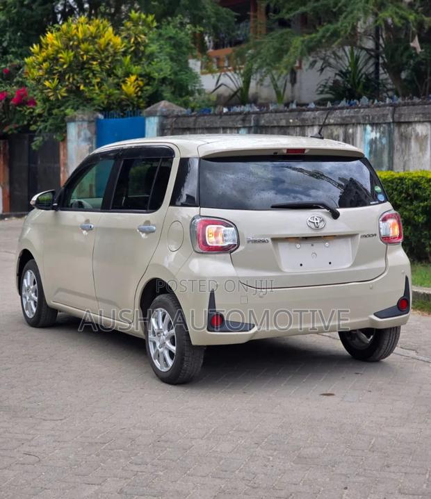 Toyota Passo 2018 Beige