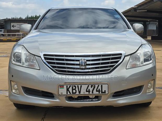 Toyota Crown 2008 Silver