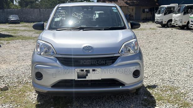 Toyota Passo 1.0 FWD 2019 Silver