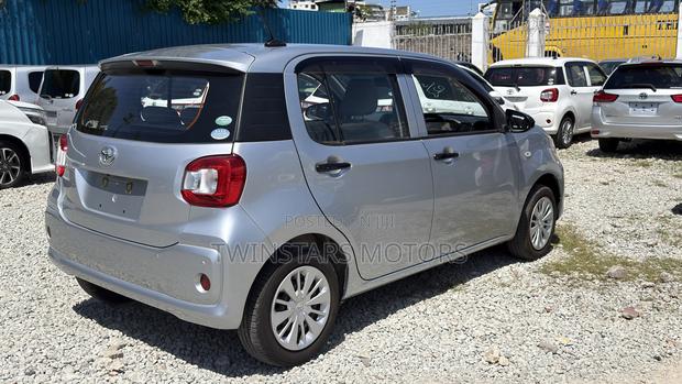 Toyota Passo 1.0 FWD 2019 Silver