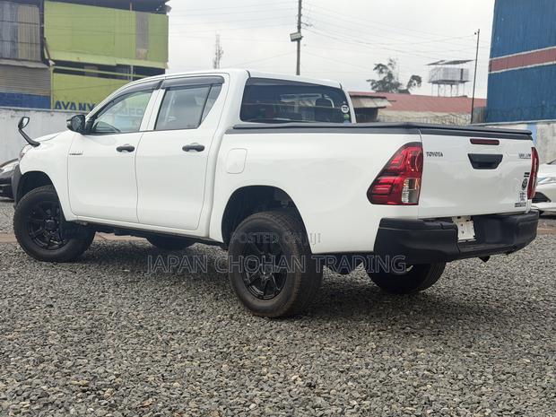 Toyota Hilux Revo Double Cab Deisel 2.4 RWD 2019 White