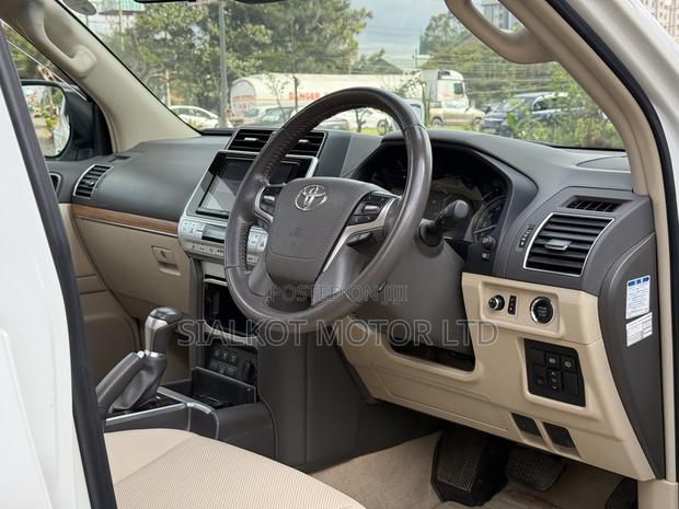 Toyota Land Cruiser Prado 2.8 2020 White