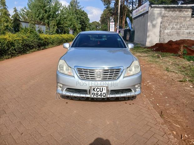 Toyota Crown 2012 Silver