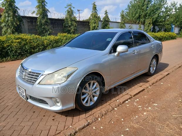 Toyota Crown 2012 Silver