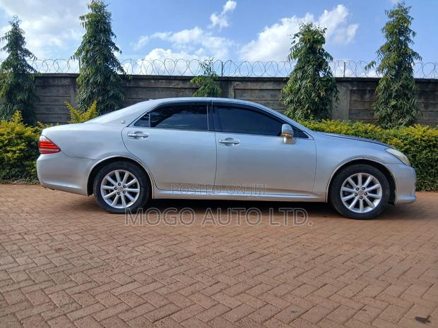 Toyota Crown 2012 Silver
